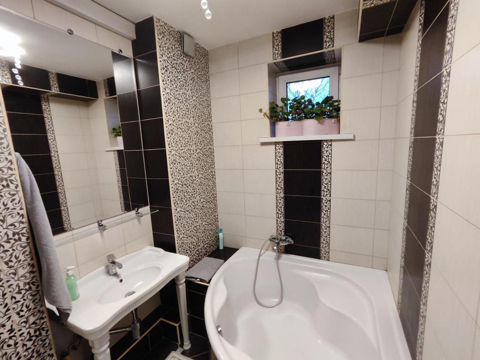 Gold Rose Apartament คีชีเนา ภายนอก รูปภาพ